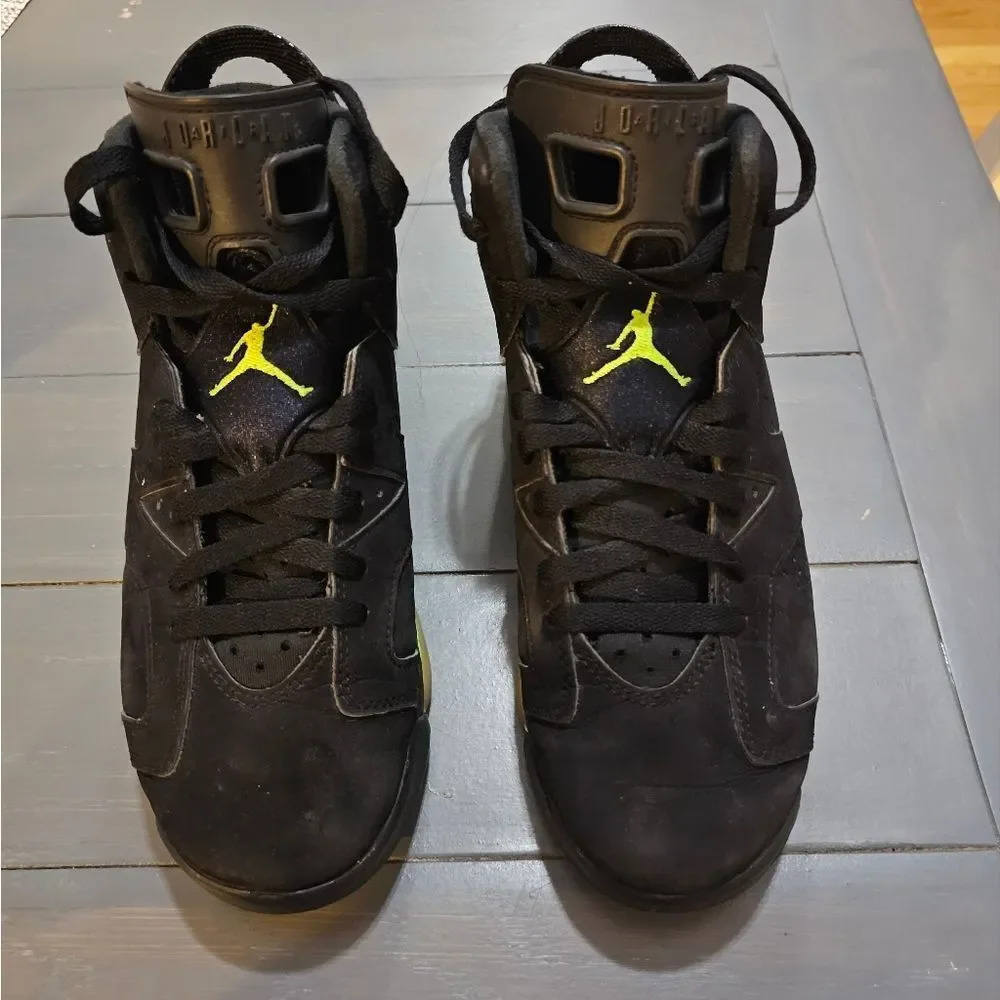 Nike Air Jordan Men's Electric Green 6 Retro Shoes Size 7 Y
